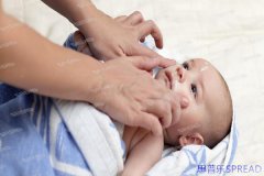 十年陪伴，看见LRC医院如何把“不可能”变成“抱在怀里”的真实