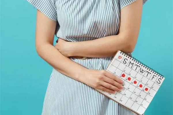 分享女性绝经前的6个征兆：月经失调只是其中的一个